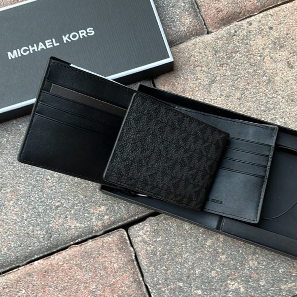 Michael Kors Boxed Signature 3 in 1 Bifold Wallet In Black / Flame Red - Picture 5 of 16